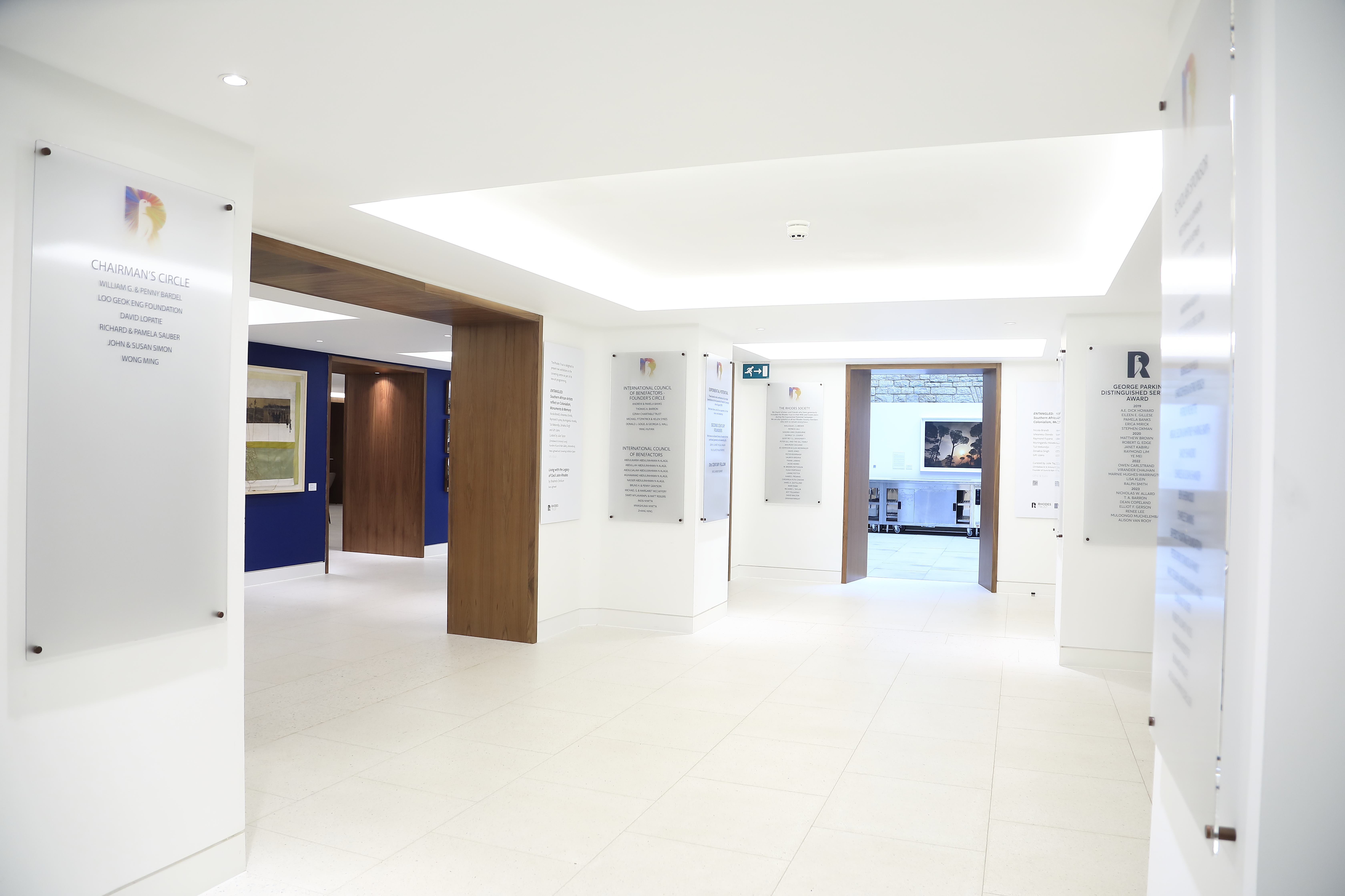 Overview of the general campaign board space, white and bright room