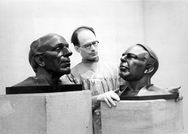 Zeev Ben-Zvi at his exhibition in London 1938