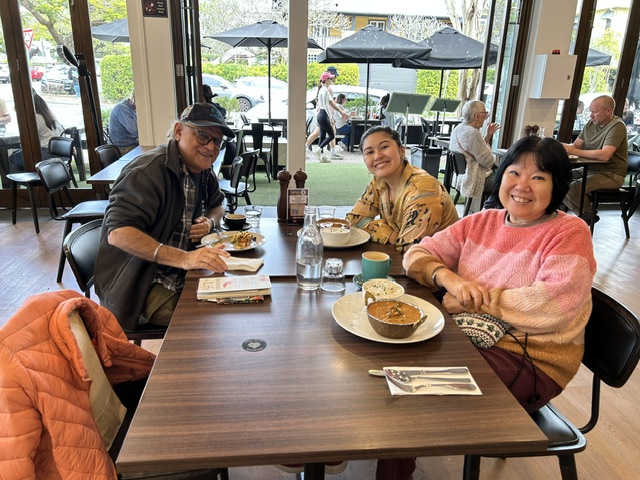 Bee Chen Goh And Family
