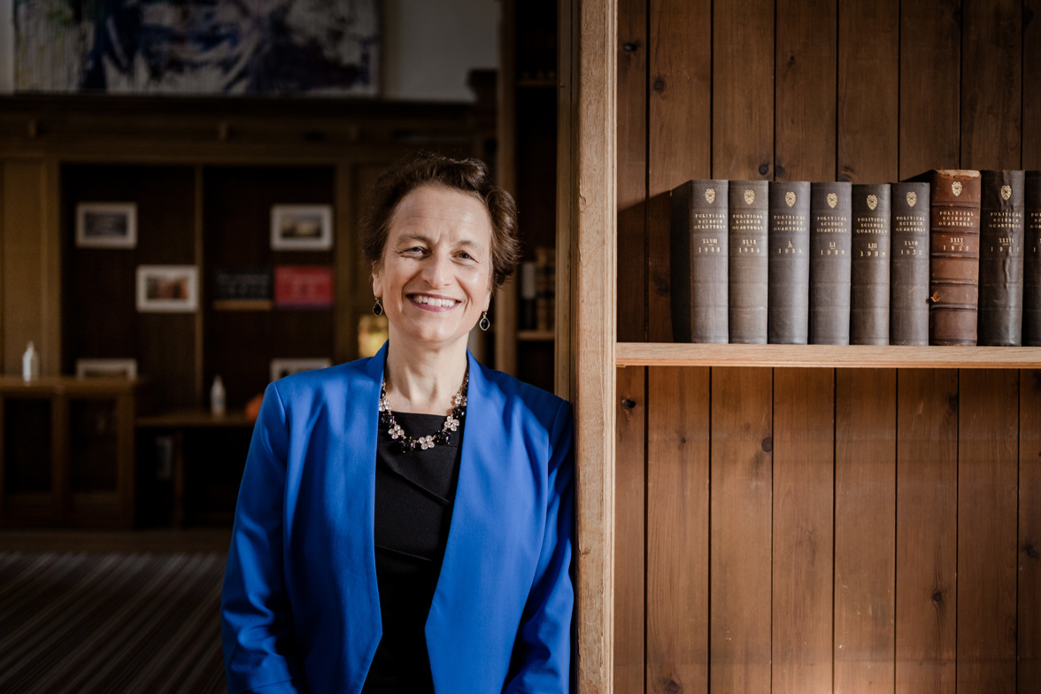Dr Elizabeth Kiss