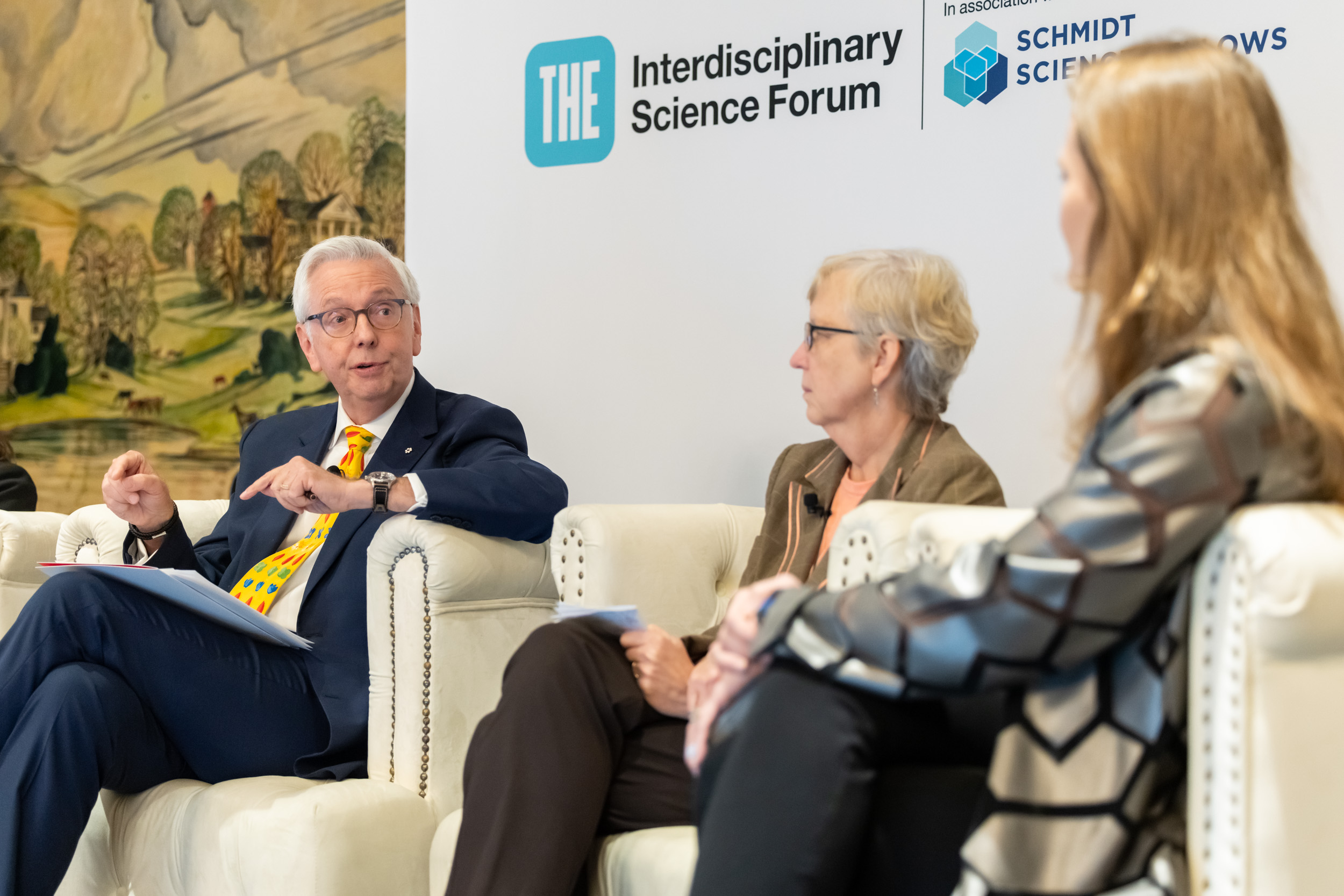 Three panellists discuss a new era of interdisciplinary leadership in science research.