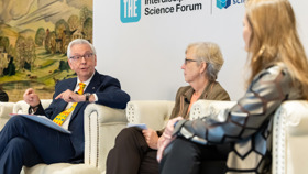 Three panellists discuss a new era of interdisciplinary leadership in science research.